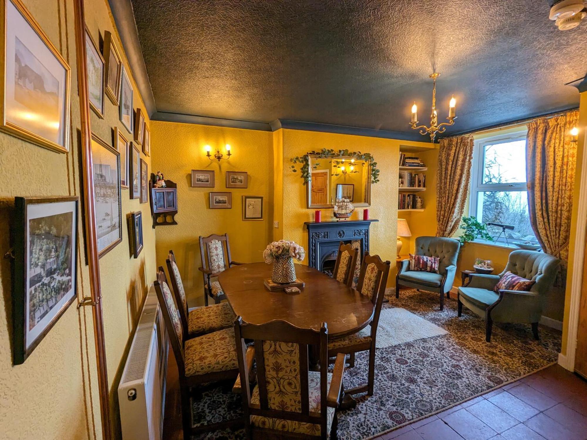 Fantastic Sea Views At Century'S Old Alma'S Cottage - Sleeps Up To 8 Guests Penmaen-mawr Екстериор снимка
